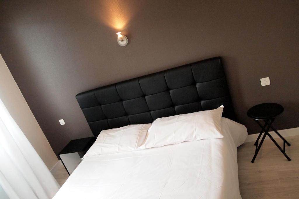 Hotel Le Rohu Sene Bagian luar foto